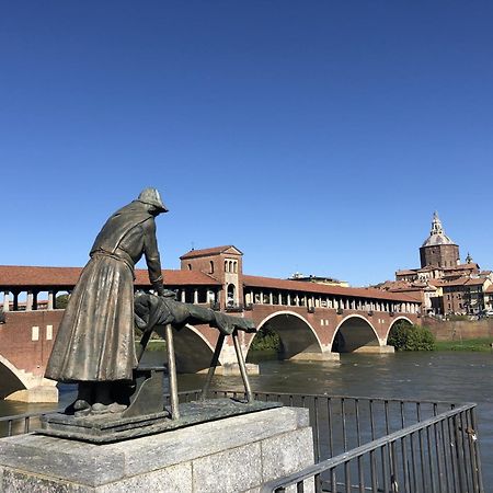 L' Appartamento Del Borgo - Parcheggio Riservato Pavia Kültér fotó