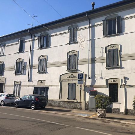 L' Appartamento Del Borgo - Parcheggio Riservato Pavia Kültér fotó